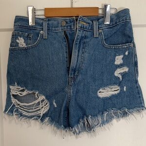 High waisted Denim Levi’s mom Shorts